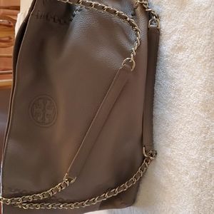 Tory Burch Tote in Beige.